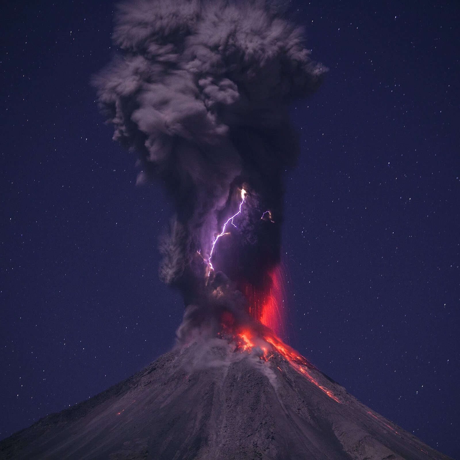 Volcanic Lightning Wallpaper for Amazon Kindle Fire HDX 8.9