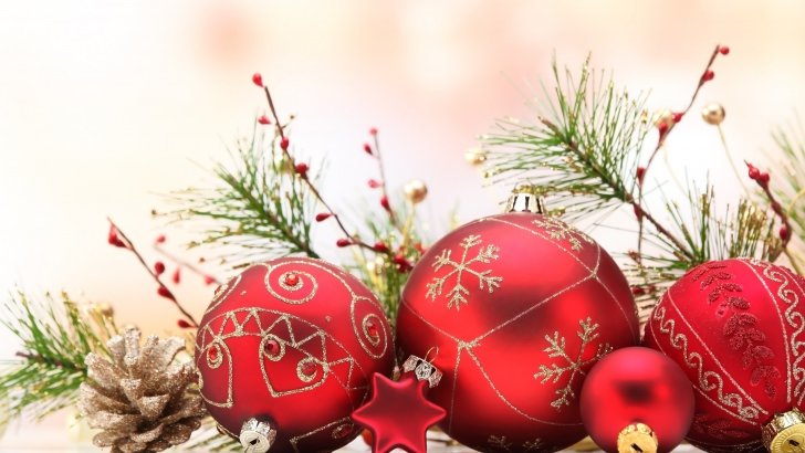 Matte Red Christmas Ball Ornaments Wallpaper - Celebrations HD ...